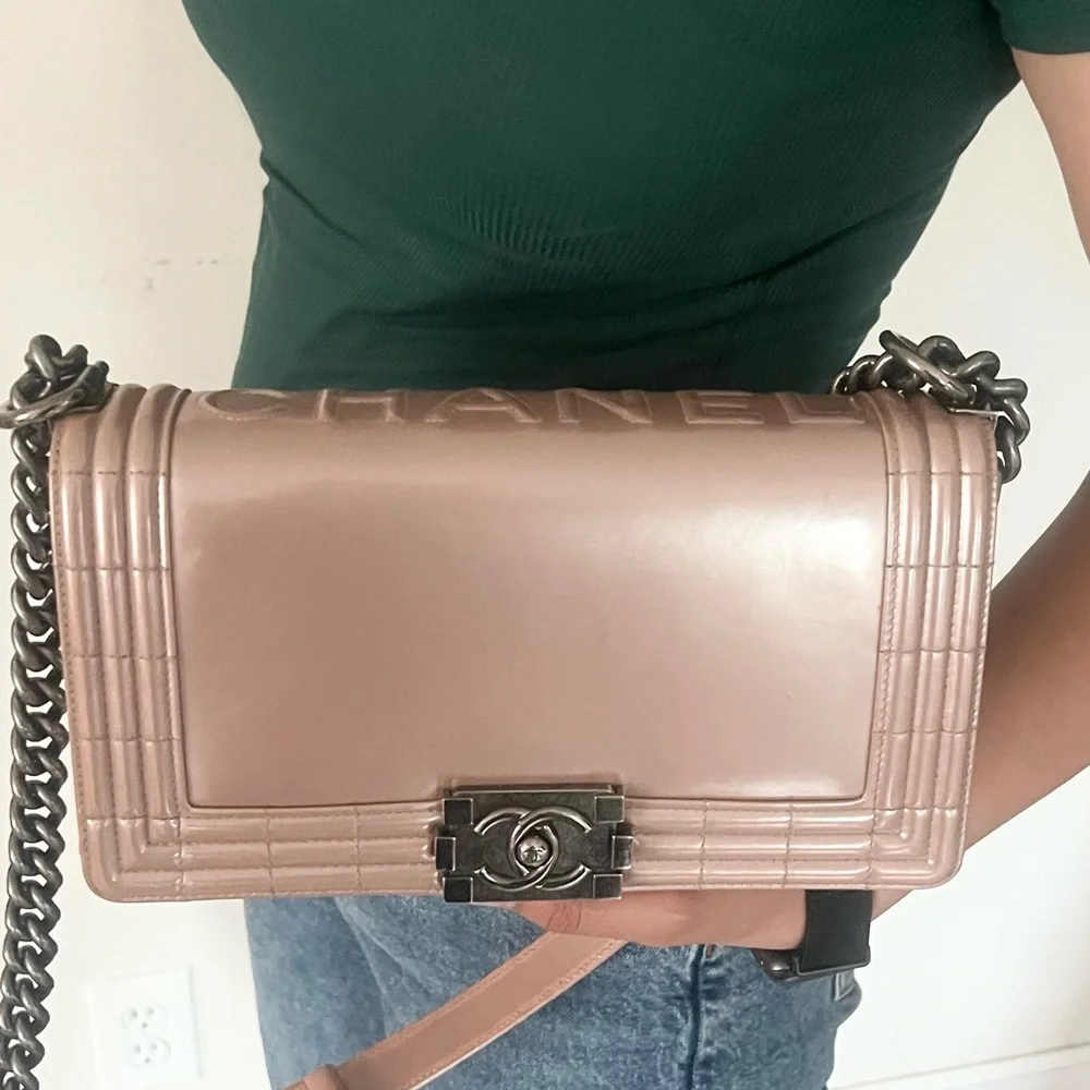 Reserved‼️Chanel metallic pink Boy Bag - Picture 2 of 12